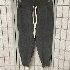 Amazon Essentials Women's Relaxed Fit, Grey Fleece Jogger Sweatpant, Size Small